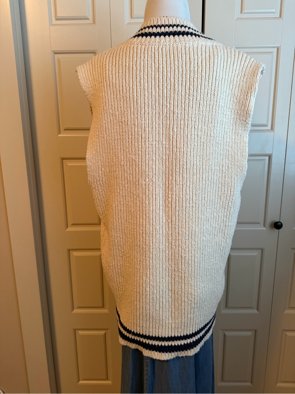 Free People Good Karma Cream Cable Knit Vest with Red Rose Embroidery, Sz S New - Picture 4 of 8